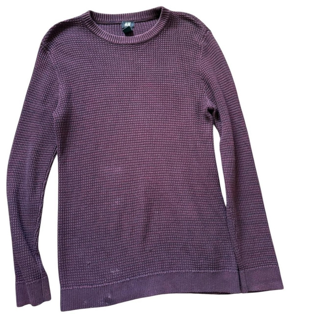 A173- XS Men's H&M Purple crewneck sweater with a relaxed fit #indie